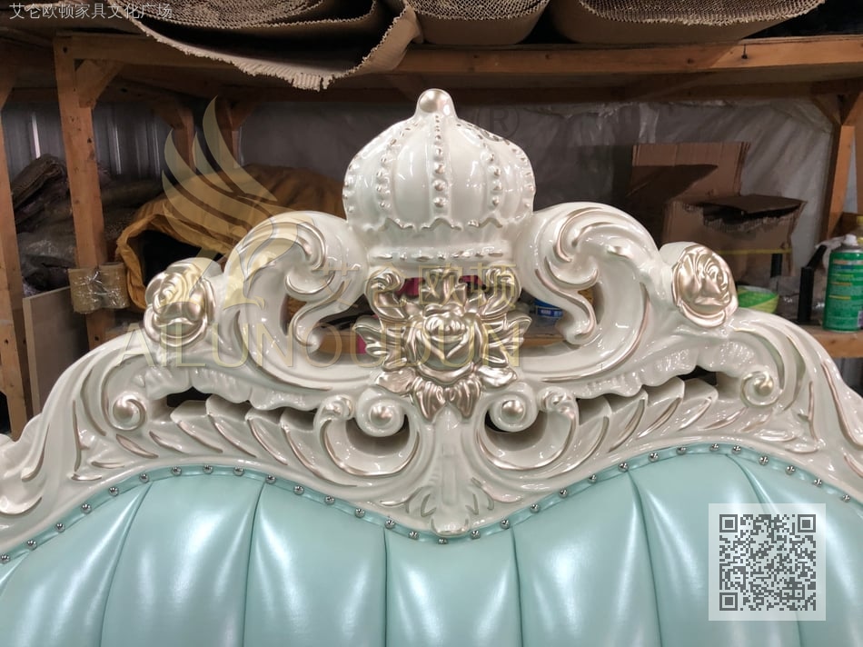 皇冠转角珠光白浅蓝