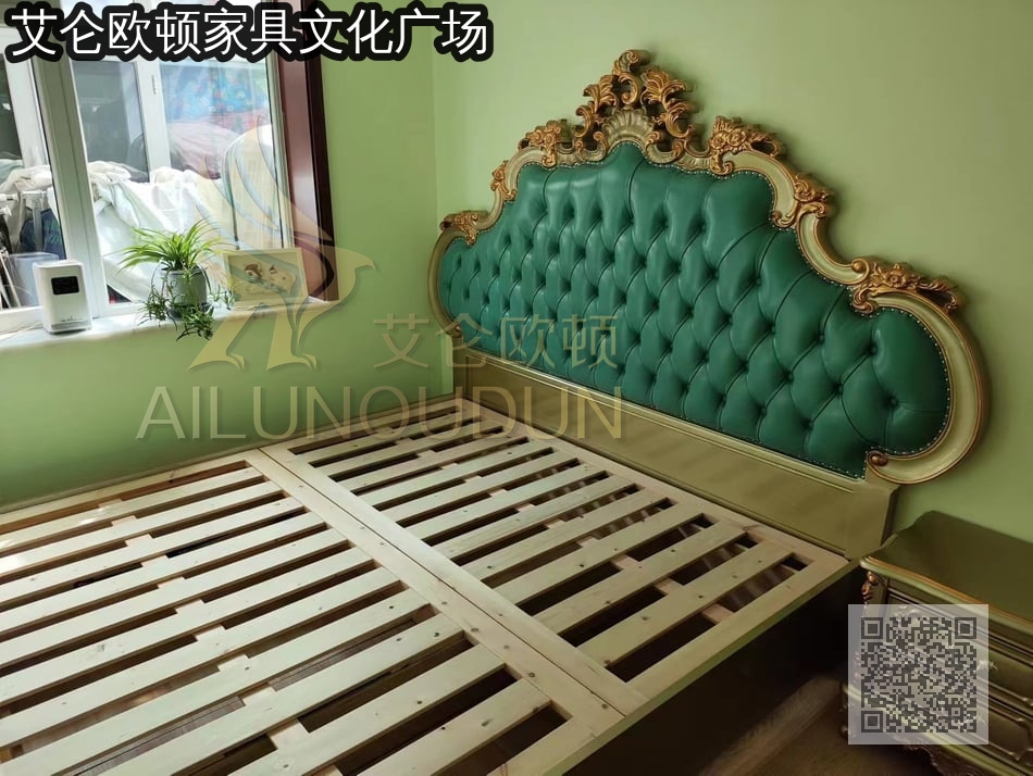 火炬香槟色蓝绿实木床