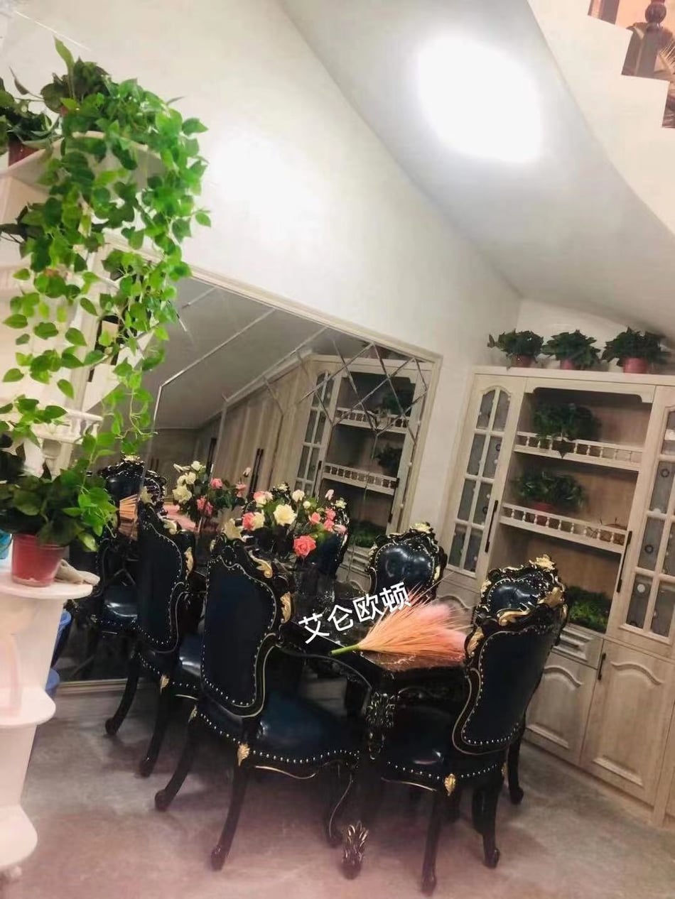 甘肃宁夏康乐 欧式黑皮黑描金雕花餐桌椅餐厅实拍